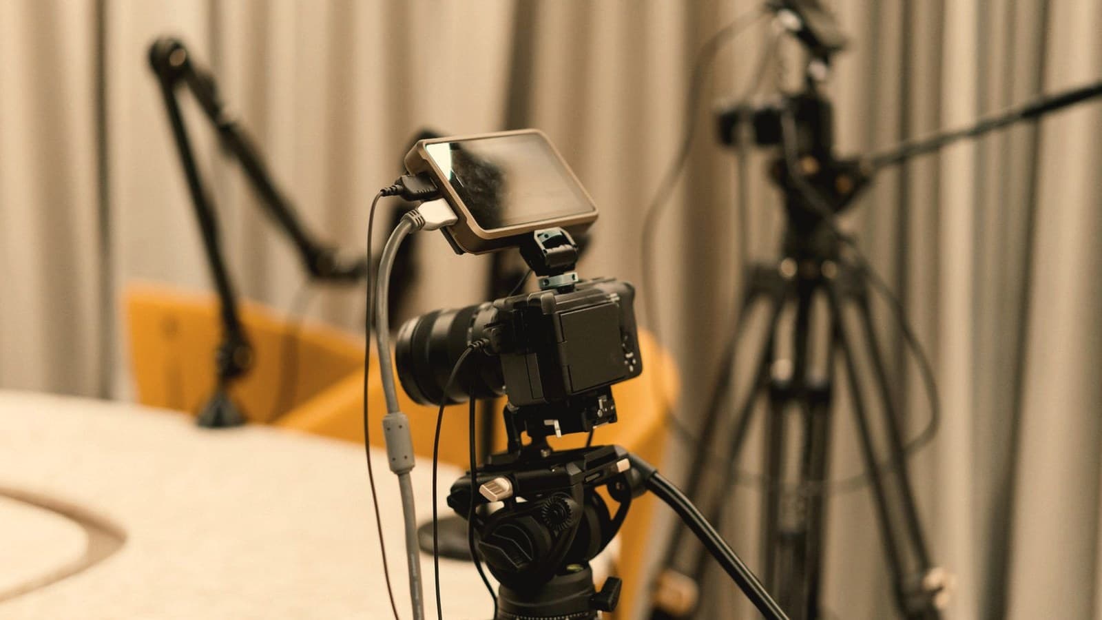 Como fazer uma boa videoaula: por que gravar a aula não basta