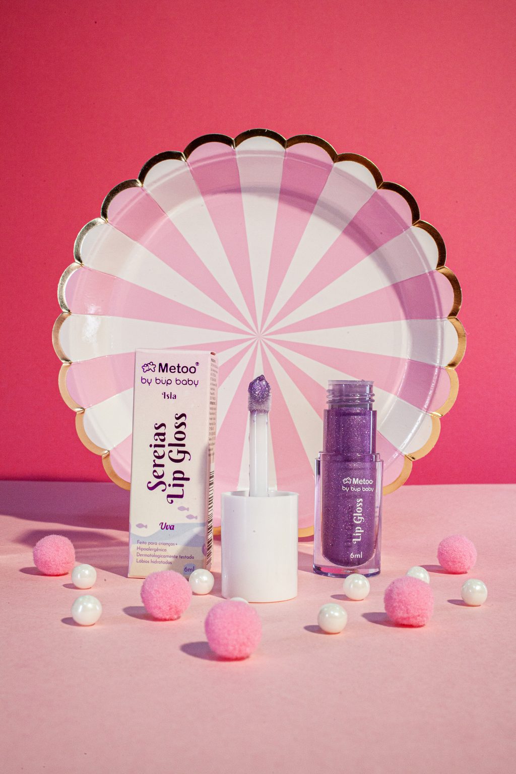 Gloss infantil Metoo Sereias Lip Gloss sabor uva com a caixa, fotografia de produto da Diesel Estúdio